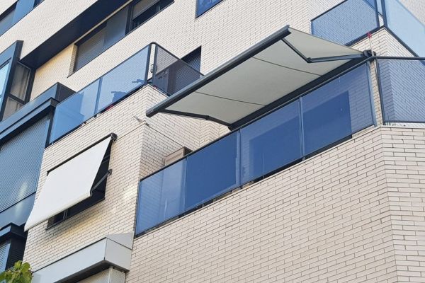 Toldos Pamplona · Instalación de toldos en comunidades de propietarios en Pamplona, Navarra Toldos Pamplona · Instalación de toldos en comunidades de propietarios en Pamplona, Navarra