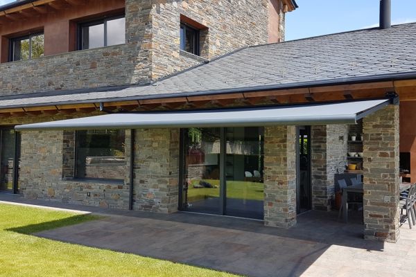 Toldos Pamplona · Venta e instalación de toldos para porches y terrazas en Pamplona, Navarra