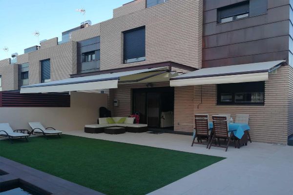 Toldos Pamplona · Venta e instalación de toldos para terrazas en Pamplona y Navarra