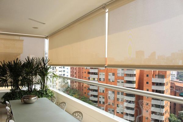 Toldos Pamplona · Venta e instalación de toldos verticales para balcones en Pamplona Iruña y Navarra